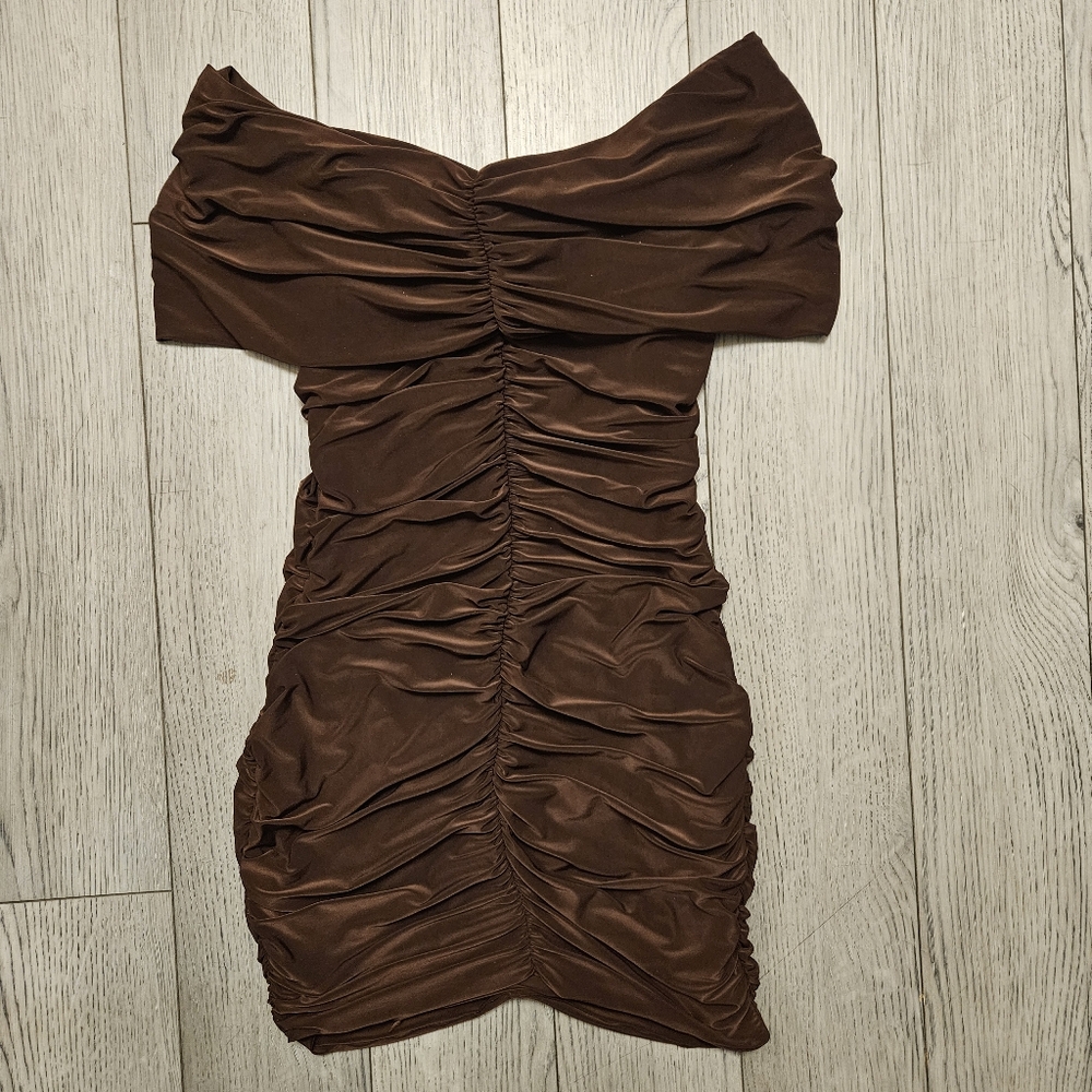 Brown over shoulder ruched dress